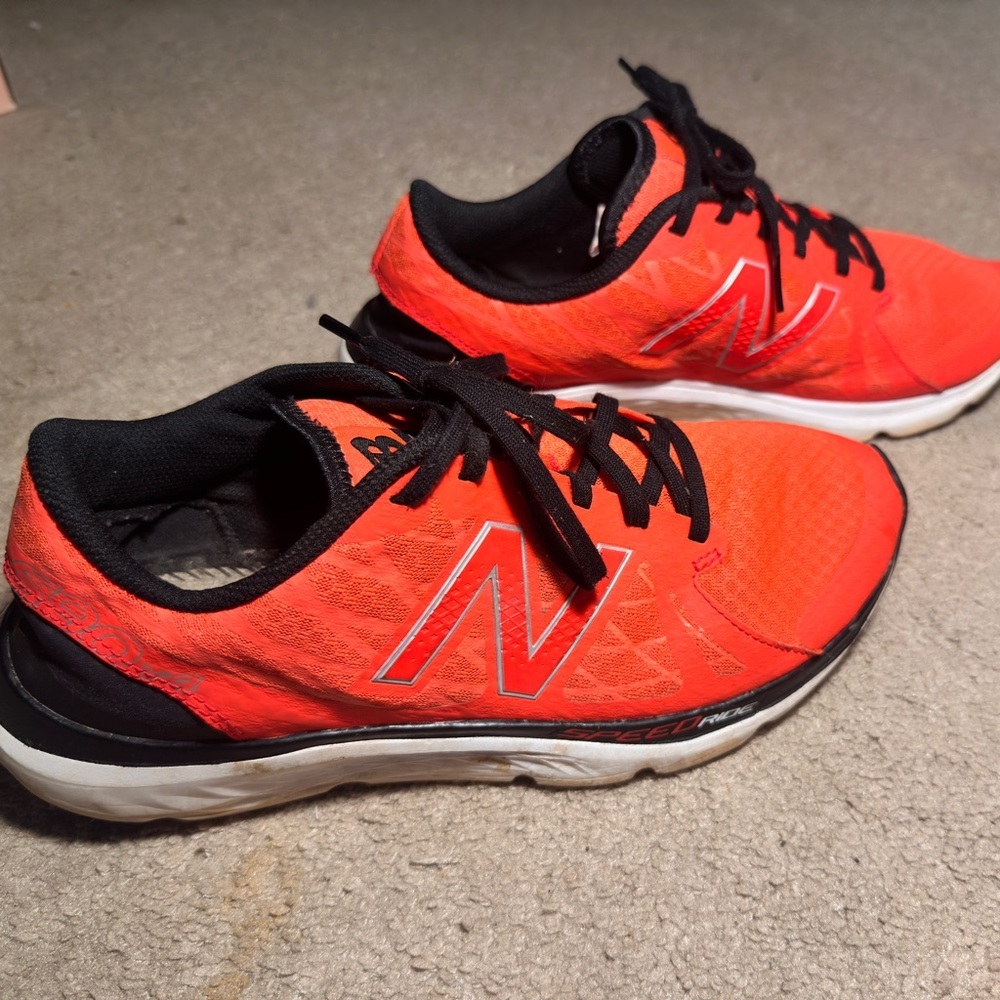NEW BALANCE 690 v4 SPEED RIDE - RED ATHLETIC SHOES Sz 9.5 - Picture 4 of 9